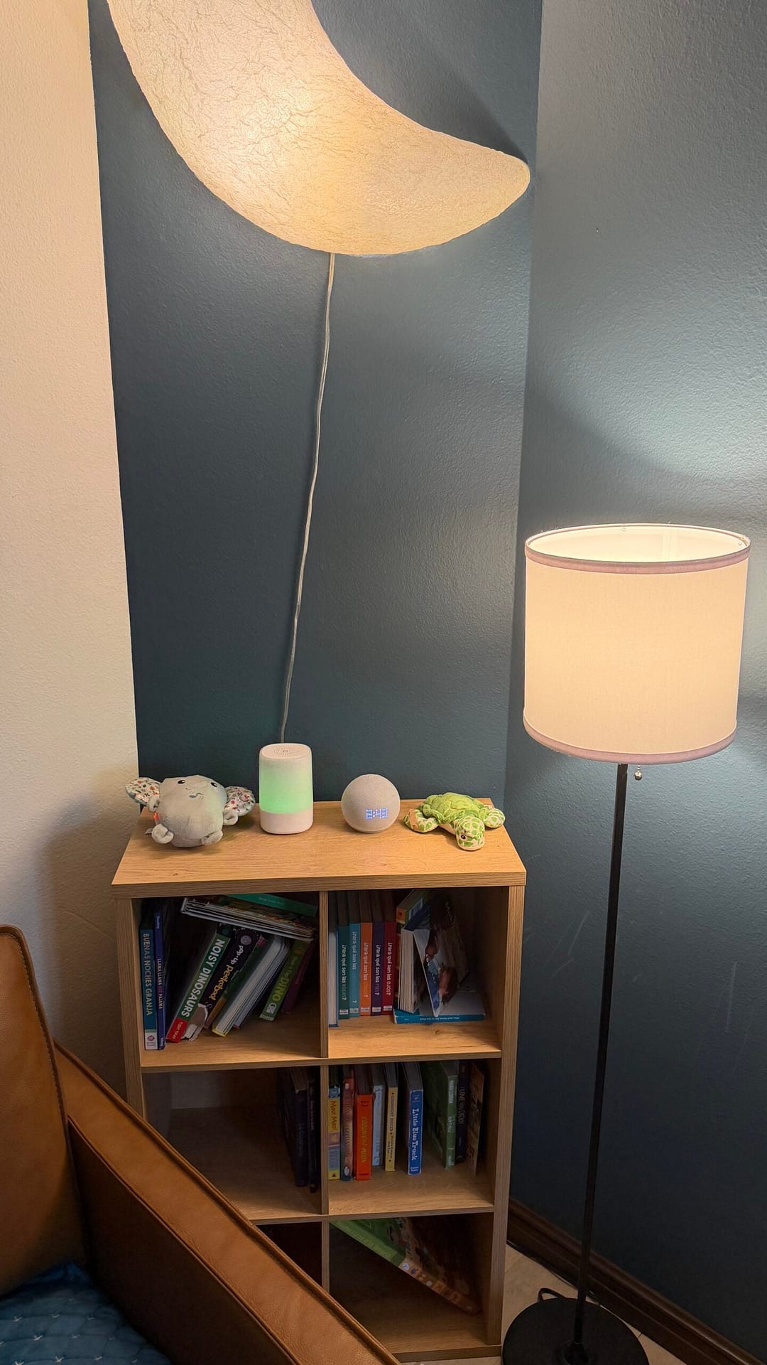 Smart toddler bedroom with Philips Hue lights Alexa and Nanit for parents